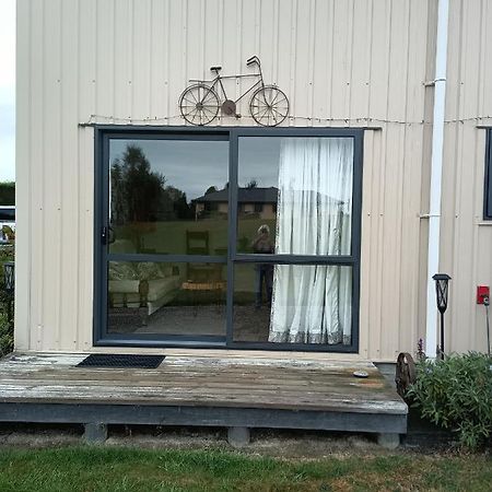 Flying Plate Saloon Lägenhet Waimate Exteriör bild